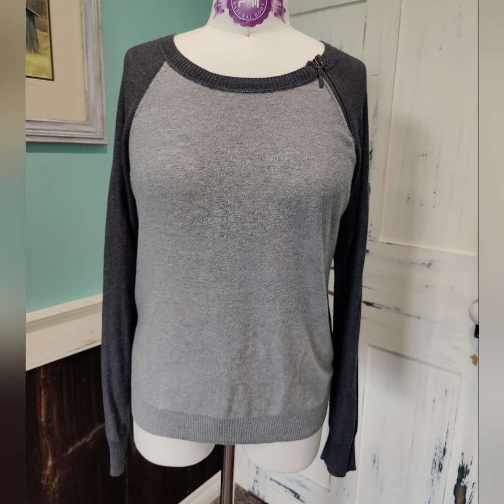 DKNY Knit Long sleeve shirt, size XL